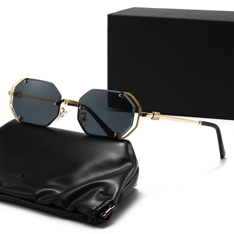 Polygonal metal sunglasses ret - Women Fashion Pose 评论和价格