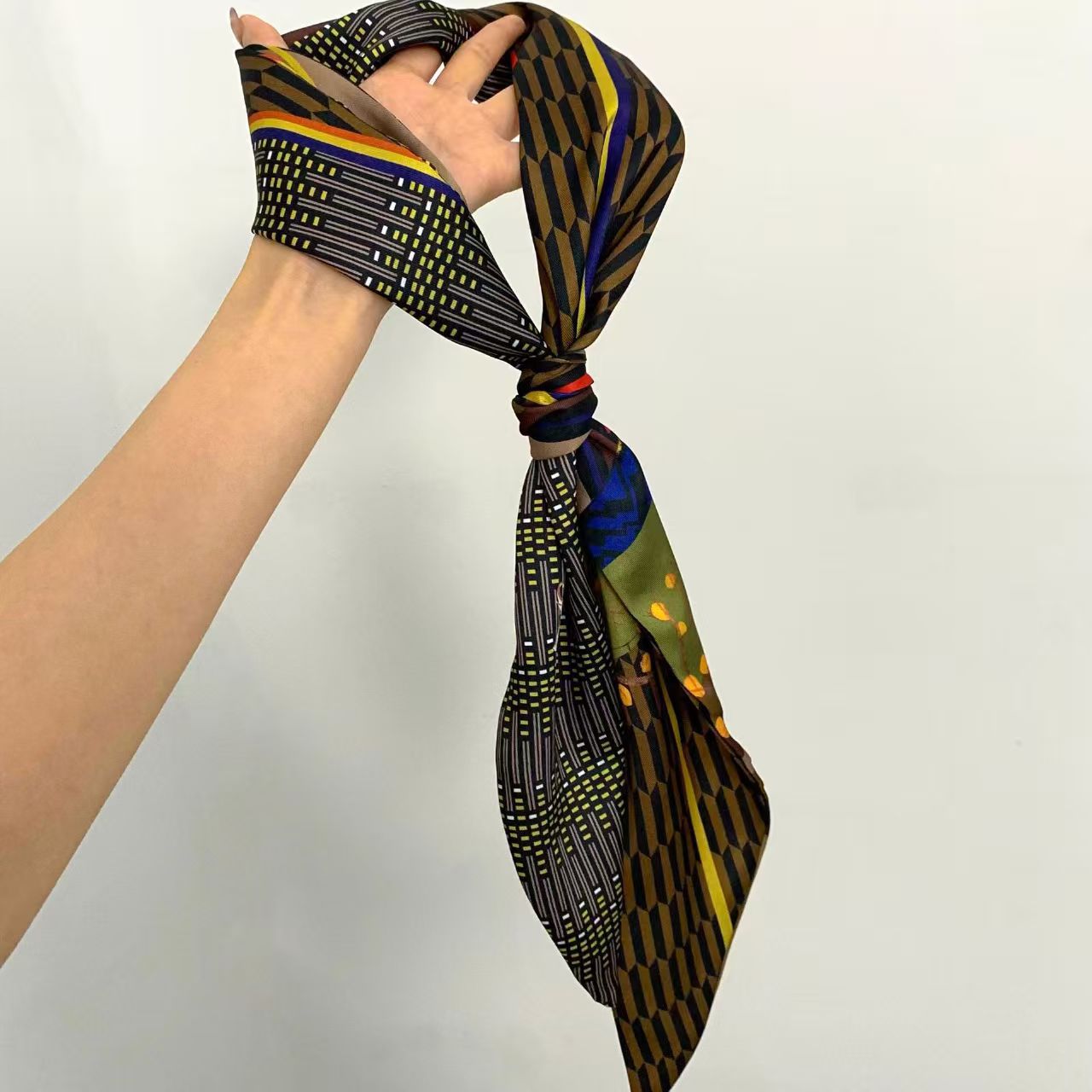 Luxury Print Long Hair Ribbon  - Women Fashion Necktie 评论和价格