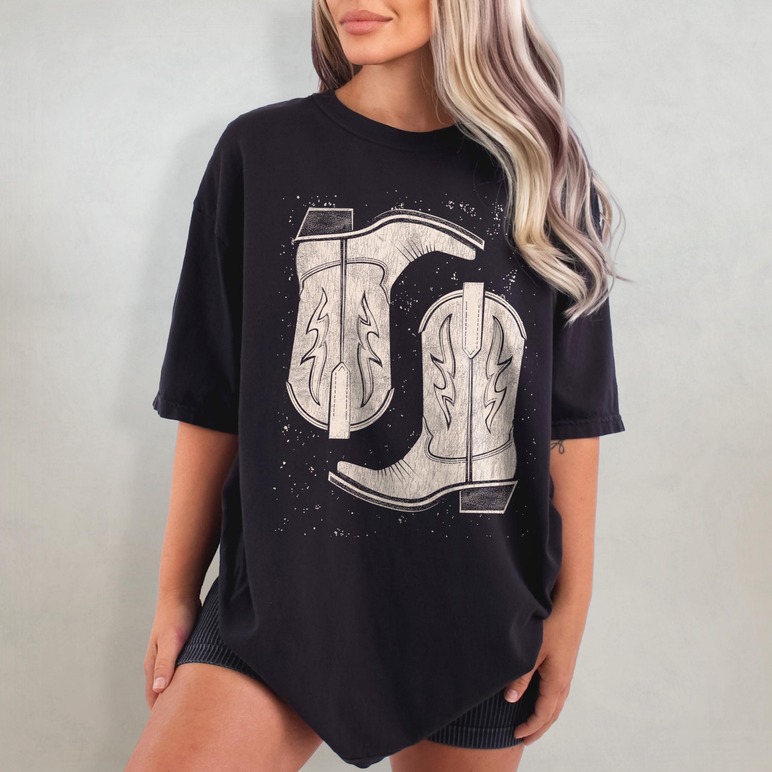 Retro Cowgirl Boots Printed T- - Women'S Fashion Trends 2026 Spring Summer 评论和价格
