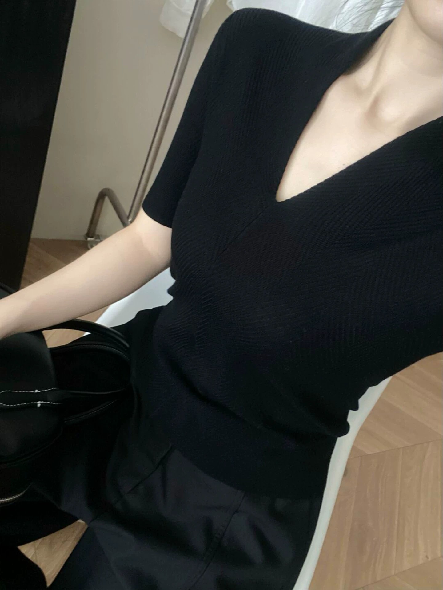 Light Luxury High-End White V- - Women'S Fashion For Summer 2026 评论和价格