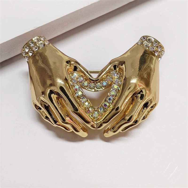 Chic Simple Rhinestone Love He - Women Fashion Pose 评论和价格