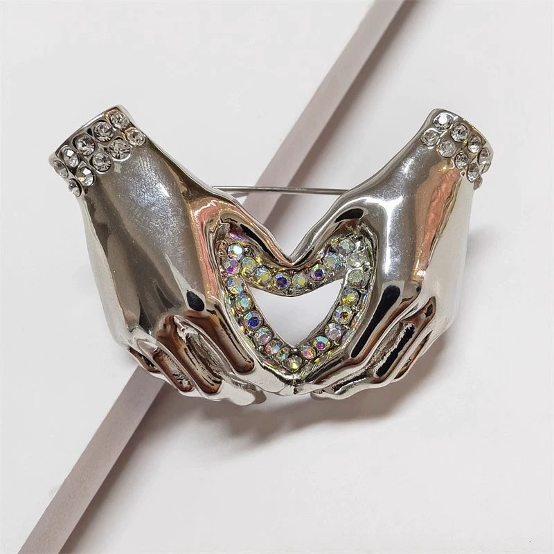 Chic Simple Rhinestone Love He - Women Fashion Pose 评论和价格