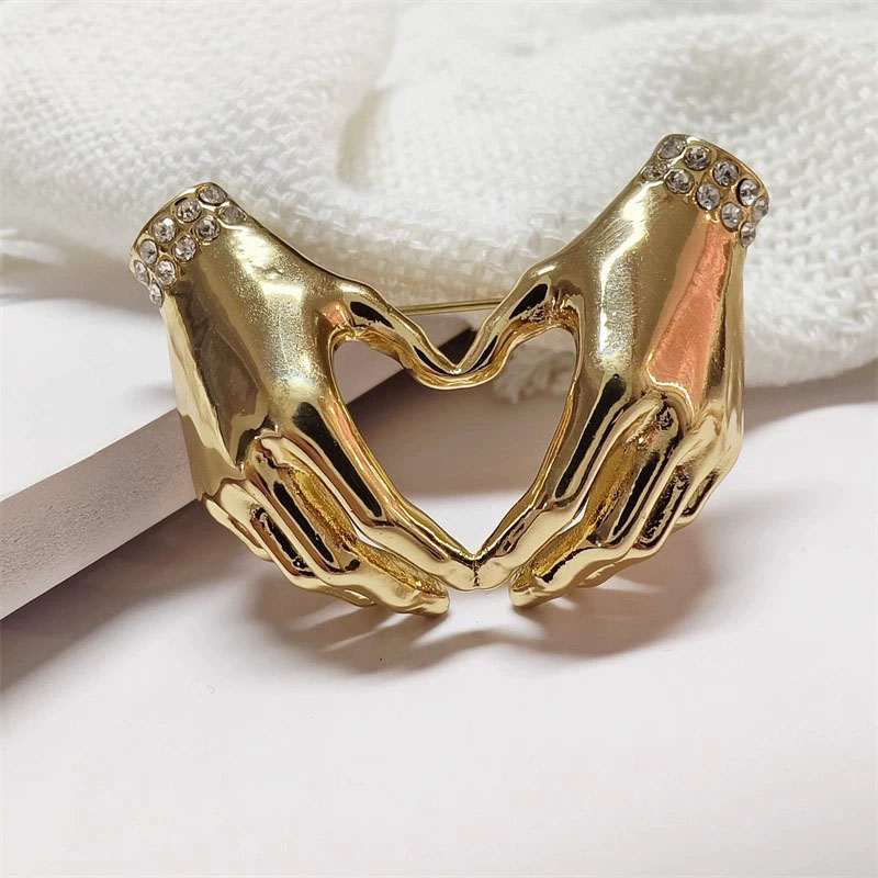 Chic Simple Rhinestone Love He - Women Fashion Pose 评论和价格